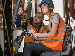 Forklift Training Nz Forklift Operating Courses I Axiom Training